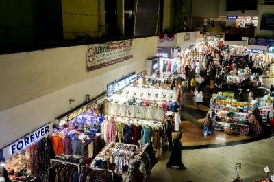 Suasana kios di Pasar Tanah Abang, Jakarta tampak sepi, Rabu (20/9/2023).