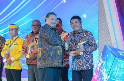 Bank DKI meraih penghargaan sebagai BPD Terbaik dalam Mendukung Kebijakan P2DD Tahun 2023.