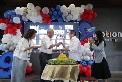 Chairman MNC Group Hary Tanoesoedibjo menghadiri perayaan HUT ke-9 MNC Bank, di Gedung MNC Bank, Jakarta Pusat, Kamis (19/10/2023).
