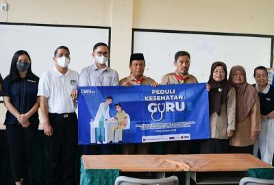 Aquaproof bersama DAAI TV melakukan kegiatan CSR dalam bentuk pemeriksaan kesehatan gratis dan pemberian sembako kepada 100 guru di wilayah Jakarta Utara, Rabu