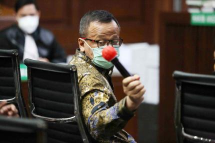 Terdakwa kasus dugaan suap izin ekspor benih lobster tahun 2020 Edhy Prabowo menjalani sidang pembacaan tuntutan di Pengadilan Tipikor, Selasa (29/6/2021).