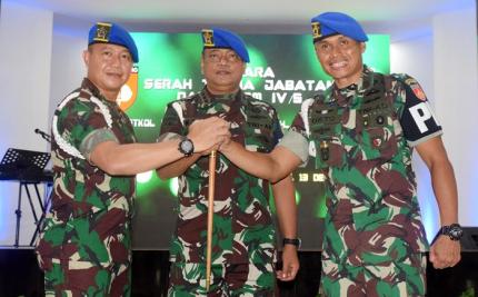Danpomdam IV Diponegoro Kolonel CPM Widyo Wahyono memimpin upacara serah terima jabatan Komandan Denpom IV/5 Semarang di Madenpom IV/5, Semarang.