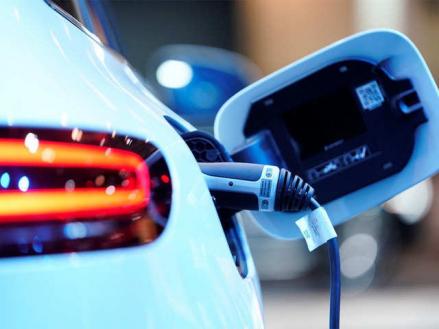 PLN Prediksi Mobil Listrik Dominasi Jalanan Indonesia pada 2050. (Foto: Ist)