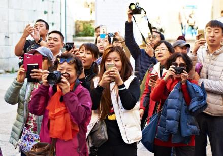 Wisatawan China Mulai Plesiran ke Eropa. (Foto: MNC Media)