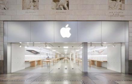 Apple Bakal Ubah Port Lightning iPhone Jadi USB-C (Dok.MNC)