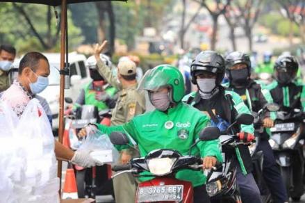 OJK Beri Keringanan Kredit, Grab dan Gojek Kumpulkan Data Pengemudi. (Foto: Ist)