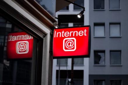 Canggih, Internet Berkecepatan Tinggi Bisa Ditransmisikan Melalui Cahaya (FOTO:MNC Media)