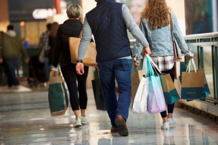 Penjualan ritel Hong Kong lesu di Februari 2025. Pemerintah Hong Kong menyebut terjadi penurunan 13 persen di Februari. (foto: MNC Media)
