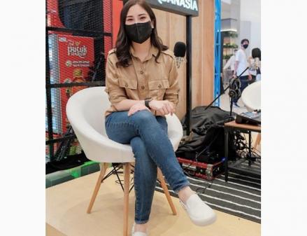 Wamenparekraf Angela Tampil Kece dengan Sepatu Brand Lokal (FOTO:MNC Media)