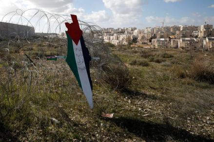 Pasukan Israel menyerang rombongan yang membawa bantuan kemanusiaan untuk Palestina. Ada 4 petugas keamanan yang mengawal rombongan itu tewas. (foto: MNC Media)