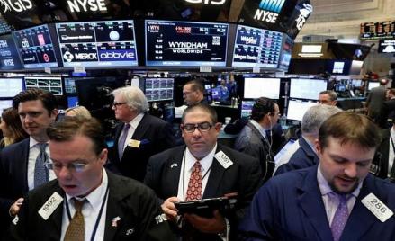 Tiga indeks acuan Wall Street dibuka beragam pada perdagangan akhir pekan, Jumat (28/1/2022). (Foto: MNC Media)