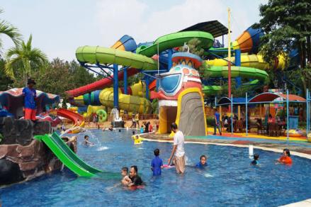 Melanggar Prokes, Kolam Renang Pasir Putih Depok Diberi Teguran Tertulis (FOTO:MNC Media)