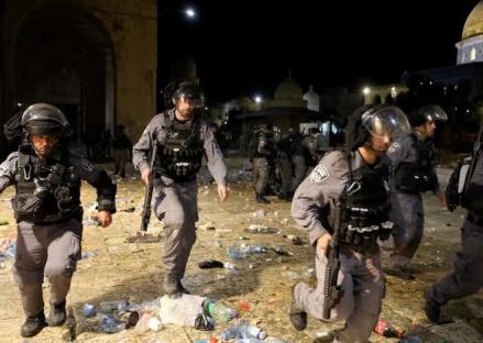 Serangan Israel di jalur Gaza menewaskan setidaknya 31 warga Palestina. Serangan itu terjadi menyasar sekolah hingga kamp pengungsian. (foto: MNC Media)