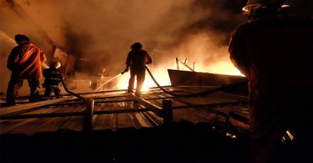 Kilang Minyak Balikpapan Terbakar Lagi, 1 Pekerja Meninggal Dunia. (Foto: MNC Media)
