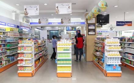 Kimia Farma (KAEF) Distribusikan Vaksin Gotong Royong ke LNG di Papua (FOTO:MNC Media)
