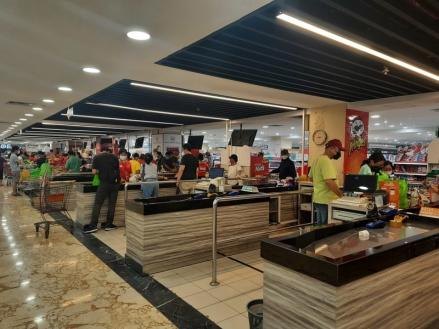 Trial Holdings akuisisi Seiyu senilai Rp41 triliun dari KKR & Walmart, memperkuat posisinya di pasar ritel Jepang dengan ekspansi besar. (foto: MNC Media)