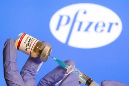 Pemerintah kembali mendatangkan vaksin donasi dari Covac sebanyak 5,5 juta dosis merek Pfizer.