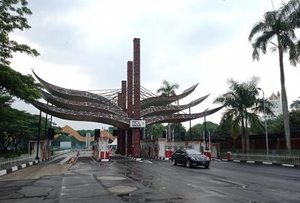 TMII ditutup sejak 17 Mei 2022 hingga Agustus 2022 mendatang. Penutupan dilakukan rangka masih direvitalisasi atau perbaikan.