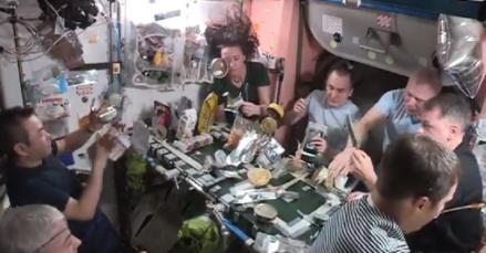 Intip Yuk! Suasana Makan Malam Ala Astronot di Luar Angkasa (FOTO:MNC Media)