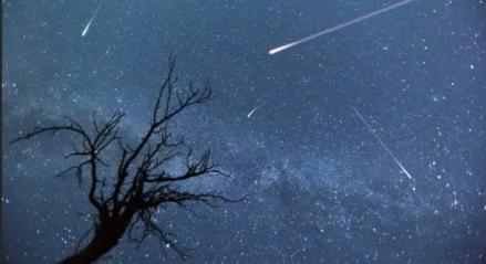 Hujan meteor Perseid akan terlihat di langit Indonesia dan puncaknya akan terjadi Minggu dini hari nanti (13/8/2023).