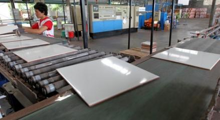 Industri Keramik RI Terancam Produk China, Pengusaha Dukung Bea Masuk Antidumping. (Foto: MNC Media)