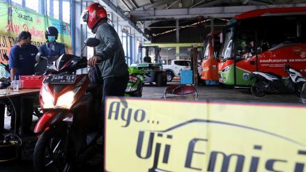 Pemprov DKI Bakal Tilang Kendaraan yang Tak Lulus Uji Emisi Mulai 1 September 2023. (Foto: MNC Media)