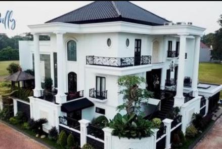 Kupas Habis Rumah Super Mewah Prilly Latuconsina, Harganya Ditaksir Rp20 Miliar (FOTO:Youtube Prilly)
