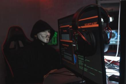 Waspada Penipuan Online Berkedok Investasi, Kenali 5 Ciri-Ciri Modusnya. (Foto: Freepik)