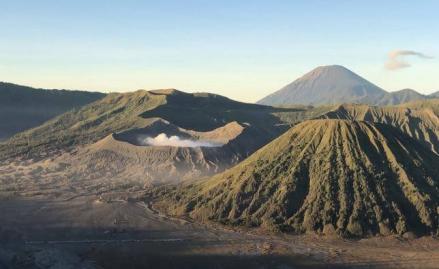 50 Hektare Lahan Terbakar di Kawasan Gunung Bromo. (Foto MNC Media)