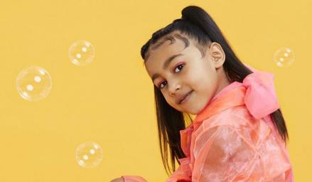 Putri sulung Kim Kardashian, North West baru-baru ini sukses membuat iri para netizen dengan koleksi tas branded rancangan desainer miliknya. (Foto: MNC Media)