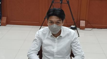 JPU menuntut pemilik nama asli Gaung Sabda Alam Muhammad itu hukuman penjara selama 4 tahun 6 bulan serta denda Rp10 juta.  (Foto: Lintang)