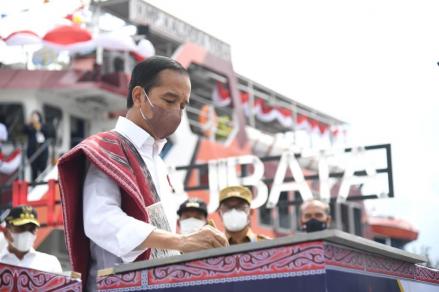 Datang ke Karo dan Langkat Sumut, Jokowi Tinjau Kampung Jeruk hingga Resmikan Tol Binjai-Stabat(Dok.biro pers kepresidenan)