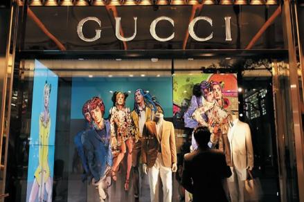 Direktur kreatif Alessandro Michele dikabarkan telah resmi hengkang dari brand fashion mewah asal Italia, Gucci.