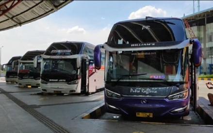 Pengelola Terminal Lebak Bulus Tolak Pemudik yang Belum Booster dan Antigen (FOTO: MNC Media)
