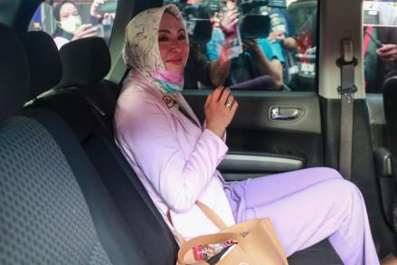 Banting Setir Bisnis Kue, Angelina Sondakh: Mudah-mudahan Barokah. (Foto: MNC Media)