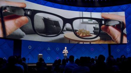 Meta diketahui sangat berambisi pada augmented reality (AR) serta metaverse.