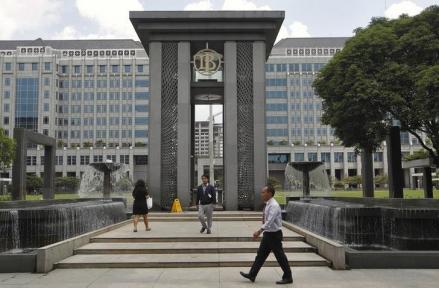 The Fed Diproyeksi Kerek Bunga 25 Bps, Rupiah Jadi Penentu Langkah BI. (Foto: MNC Media)