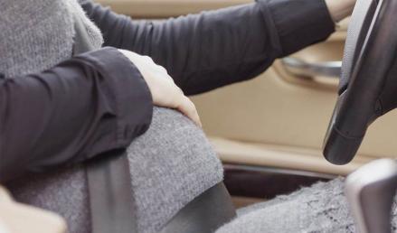 Jokowi Teken UU KIA, Ibu Melahirkan Bisa Cuti hingga Enam Bulan. Foto: MNC Media.