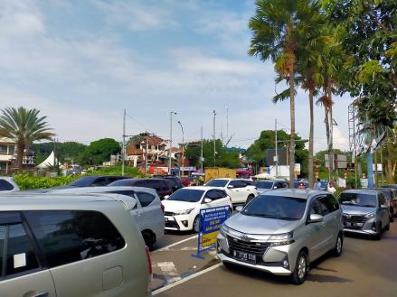 Akhir Pekan, Polisi Terapkan Dua Babak Sistem One Way ke Puncak