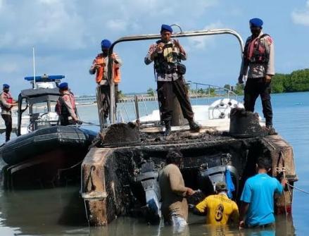 Kapal Cepat Terbakar di Tanjung Benoa, Enam Wisatawan Domestik Selamat (Dok.Ist)