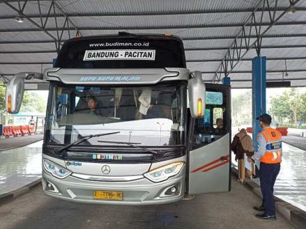 Pemudik: Harga Tiket Bus di Terminal Dhaksinaga Wonosari Naik 100 Persen (FOTO: MNC Media)