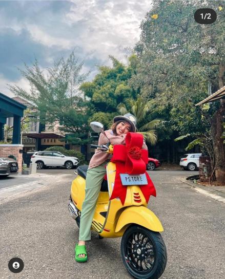 Dapat Vespa Mewah dari Istri Putra Siregar, Fuji: Iseng-iseng Berhadiah