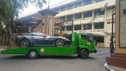 Intip Beragam Aset Indra Kenz yang Disita, Totalnya Capai Rp55 Miliar. (Foto: MNC Media)