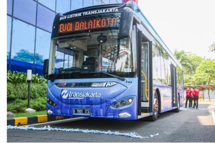Tekan Emisi, Transjakarta Gunakan 100 Persen Bus Listrik di 2030 (Foto: MNC Media)
