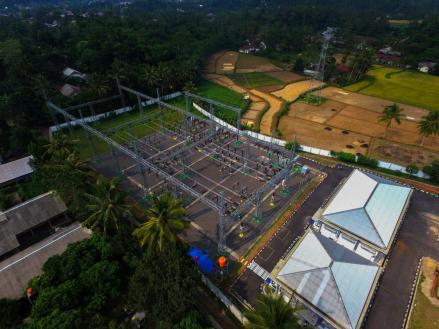 PT PLN (Persero) berhasil mengoperasikan Looping sistem tegangan tinggi 150 kV Lombok senilai Rp1,7 triliun.