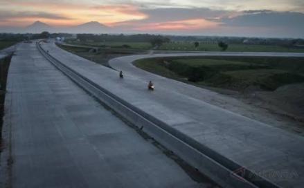 Pemasangan Girder Jalan Tol Semarang - Demak, Polisi Siapkan Jalur Alternatif Antisipasi Macet  (Dok.MNC)