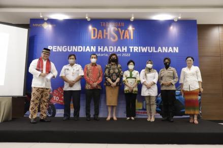 Meriah! Undian Tabungan Dahsyat, Nasabah Asal Bandung Bawa Pulang Toyota Raize