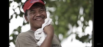 Intip Kisah Sukses Sanawi, Lulusan SD yang Sukses Jadi Miliuner. (FOTO : channel YouTube Fariz Imaduddin)