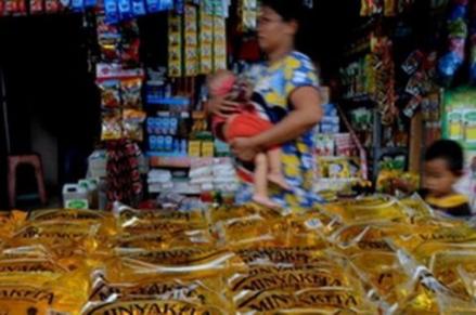 OJK Minta Masyarakat Waspada Modus Penipuan Beli Minyak Goreng Murah Syarat Foto e-KTP. (Foto MNC Media)