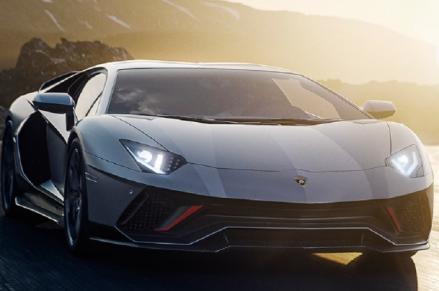 Lima Tunggangan Mewah Milik Kim Kardashian, Ada yang Harganya Rp11 M (Foto: lamborghini.com)